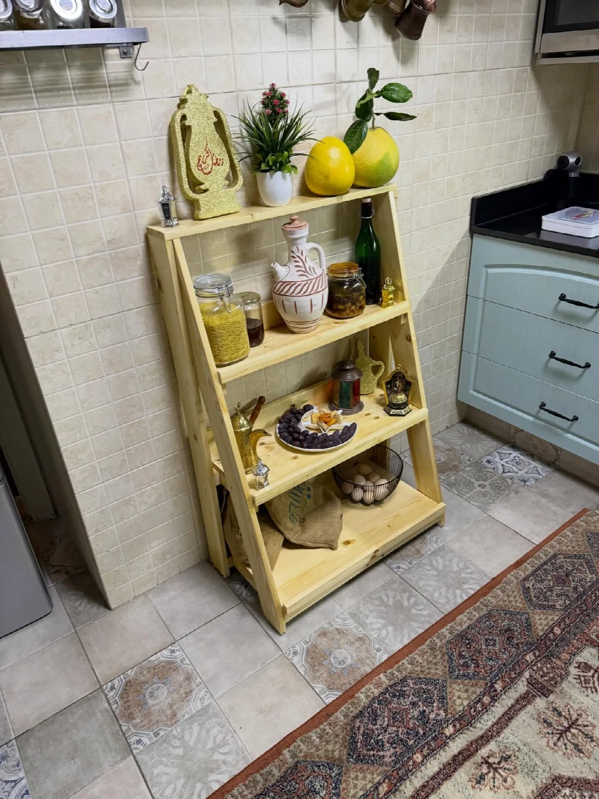The kitchen ladder shelf